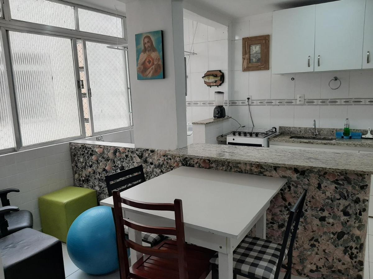 Apartamento Vento E Mar - 2 Quartos Com Sacada Na Quadra Da Praia Do Gonzaga Santos  Buitenkant foto